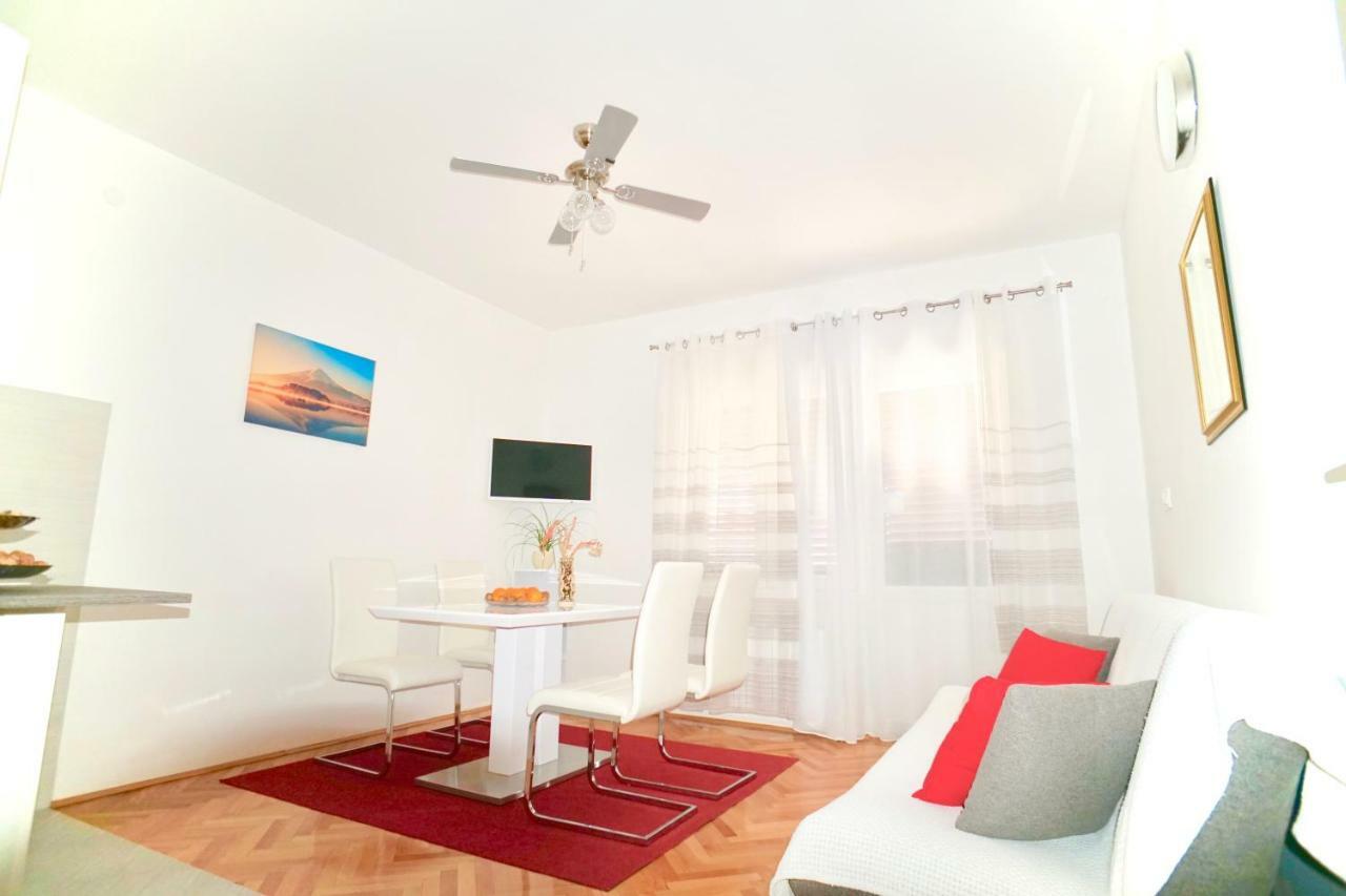 House Mariposa Hotell Trogir Exteriör bild